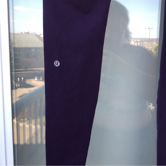 Lululemon Low Rise Wunder Unders - Picture 5 of 5